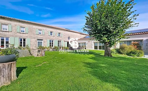 Estate in Paille, Nouvelle-Aquitaine, France 1