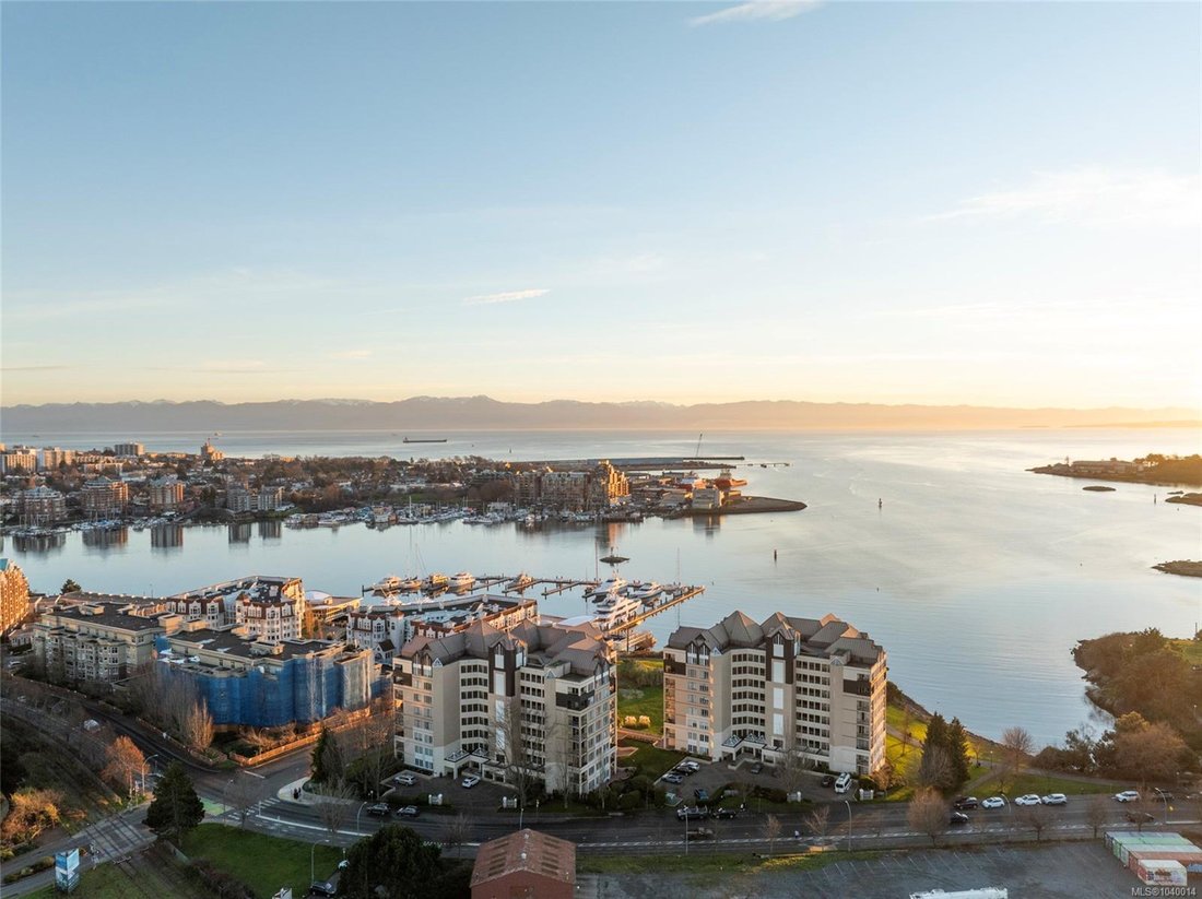 Condo in Victoria, British Columbia, Canada 1 - 18150062