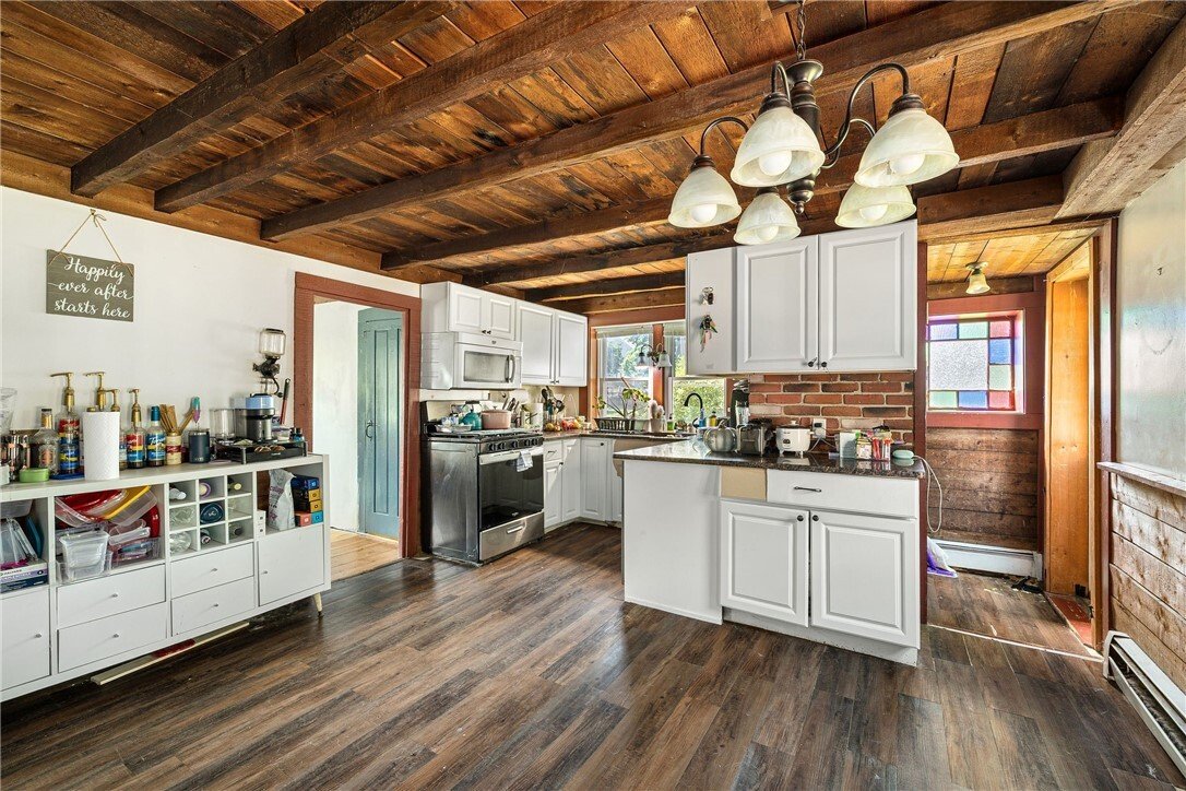 House in Cumberland, Rhode Island, United States 4 - 18147896