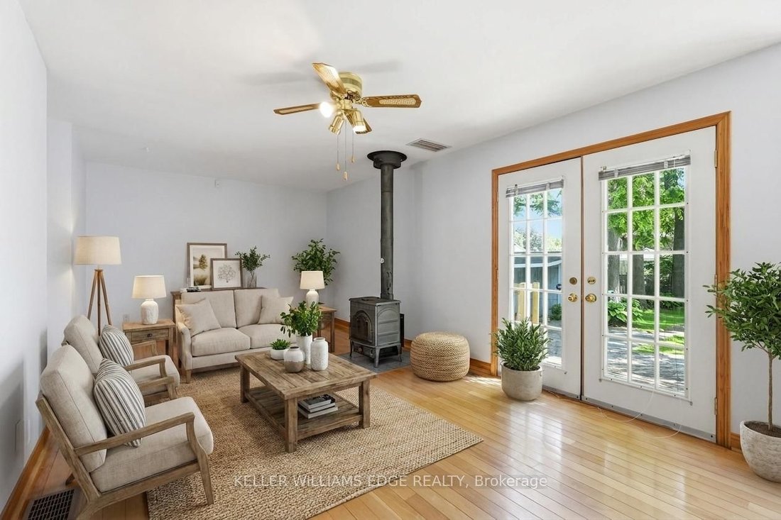 House in Hamilton, Ontario, Canada 5 - 18150003