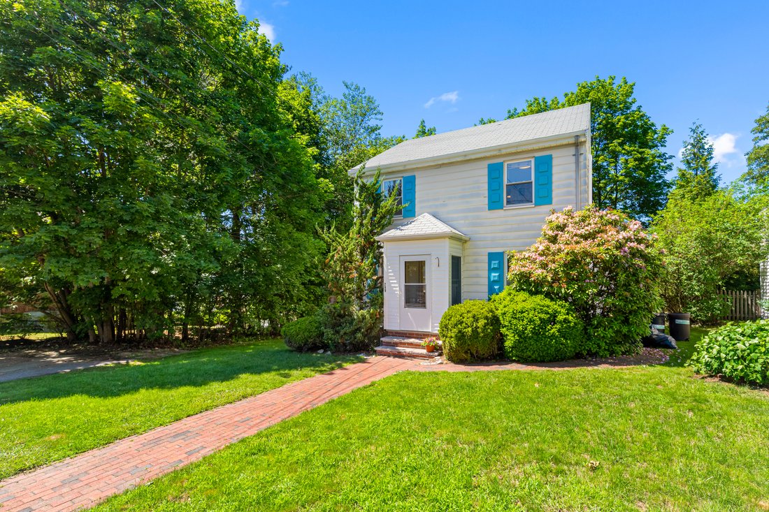 House in Arlington, Massachusetts, United States 2 - 18147303