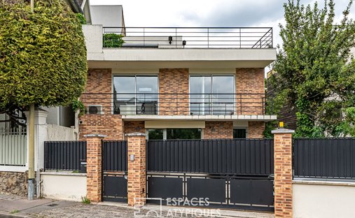 Villa in Suresnes, Ile-de-France, France 1
