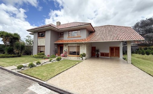 Casa en Cuenca, Azuay, Ecuador 1