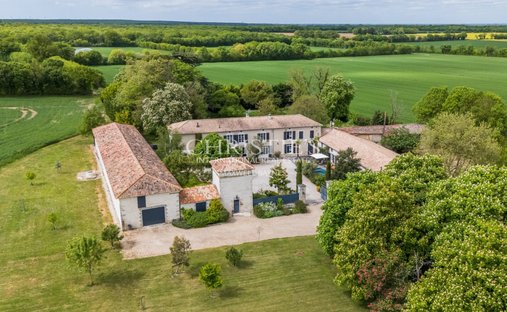 Tenuta a Saint-Pierre-d'Amilly, Nuova Aquitania, Francia 1