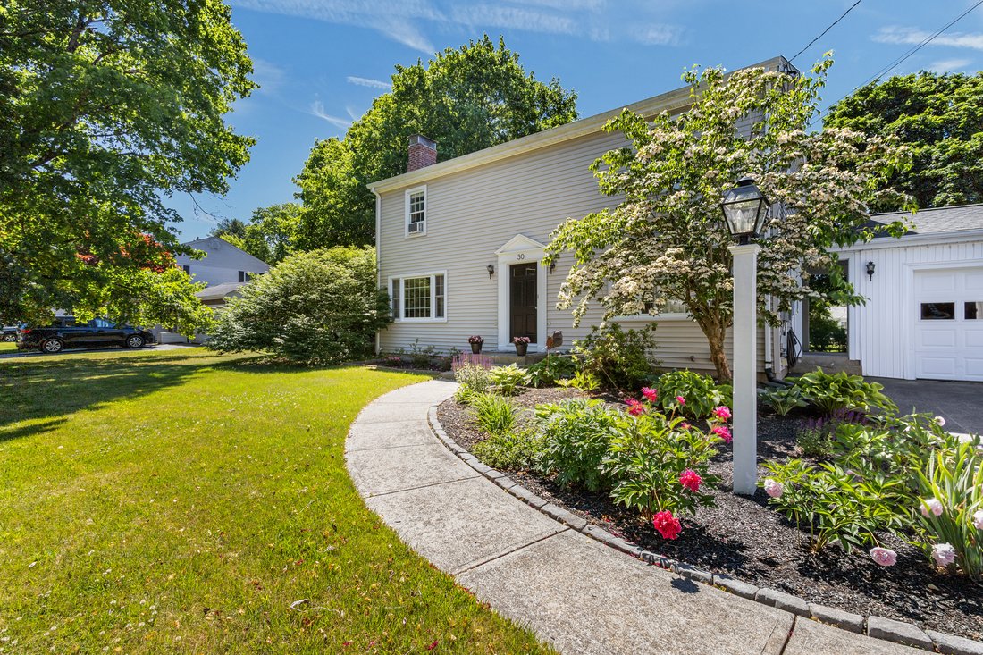 House in Cumberland, Rhode Island, United States 2 - 18147329