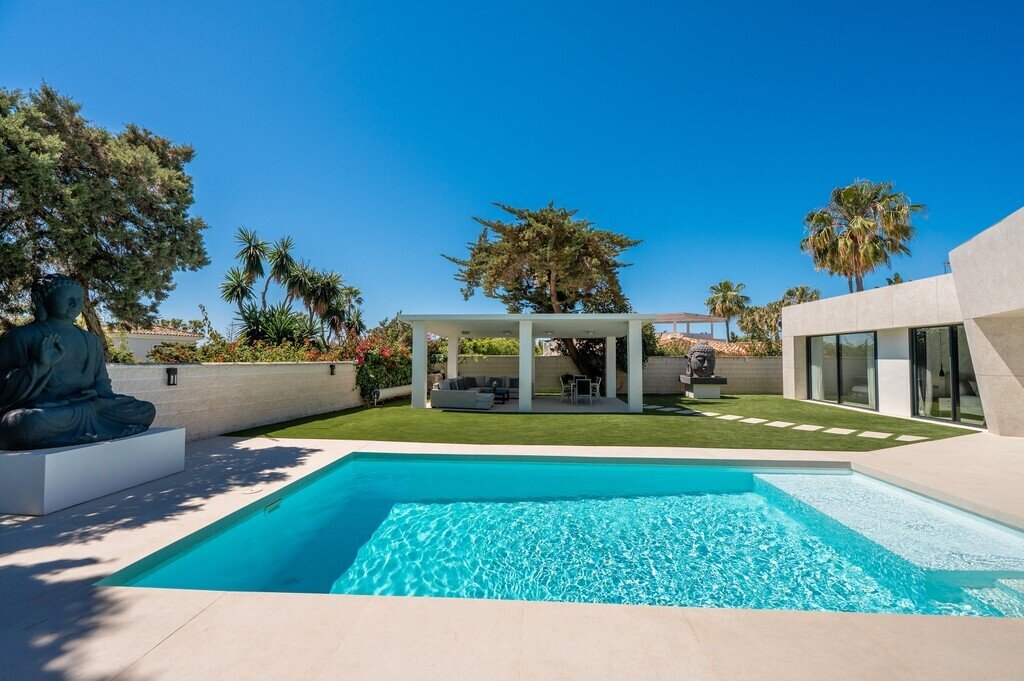 Villa in Elviria-Cabopino, Marbella, Spain 1 - 18150278