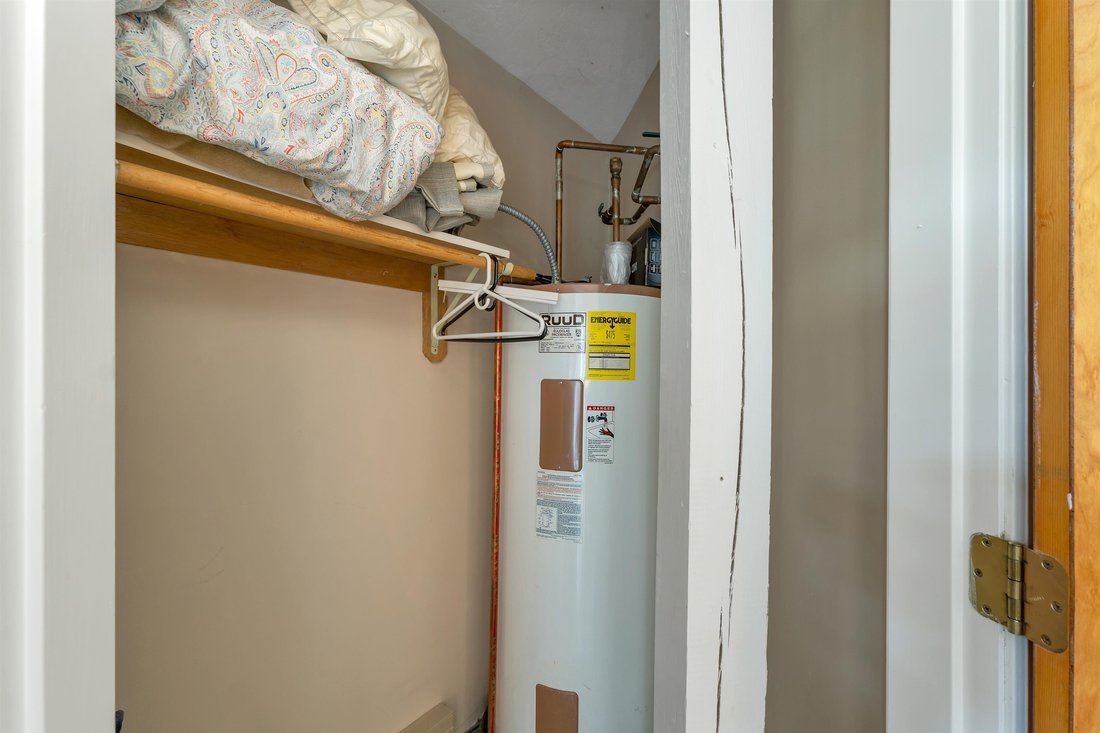 Condo in Gilford, New Hampshire, United States 4 - 18149850