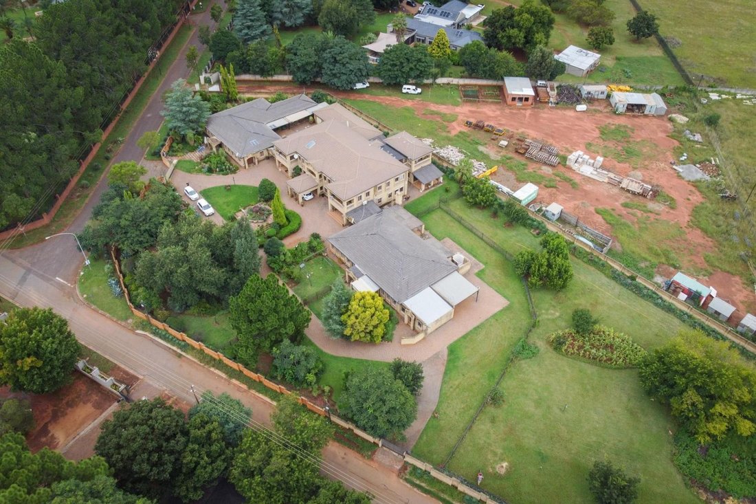 House in Rooihuiskraal North, Gauteng, South Africa 4 - 18150374