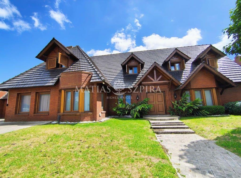 House in Villa Sarmiento, Buenos Aires Province, Argentina 1 - 18150411