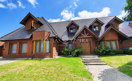 House in Villa Sarmiento, Buenos Aires Province, Argentina 1