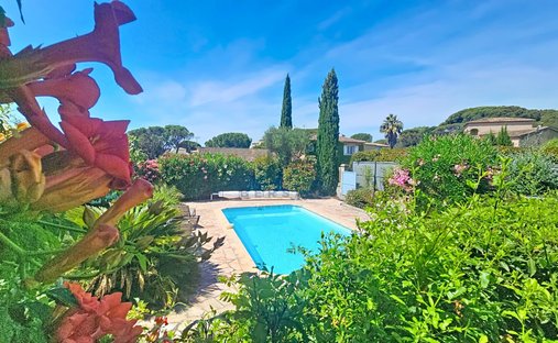 Villa in Exterieurs, Frejus, France 1