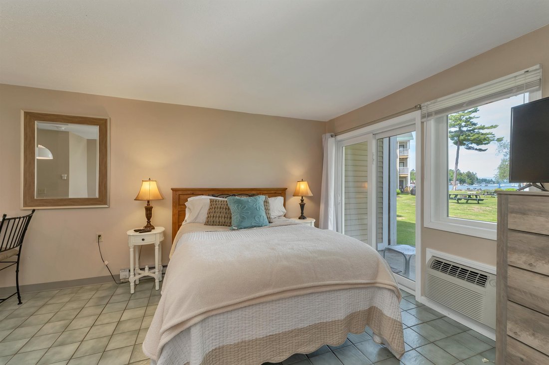 Condo in Gilford, New Hampshire, United States 5 - 18149850