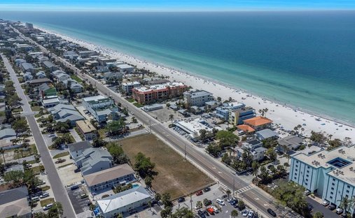 Land in Indian Shores, Florida, United States 1