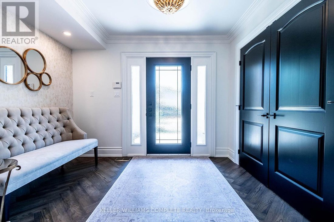 House in Hamilton, Ontario, Canada 5 - 18149824