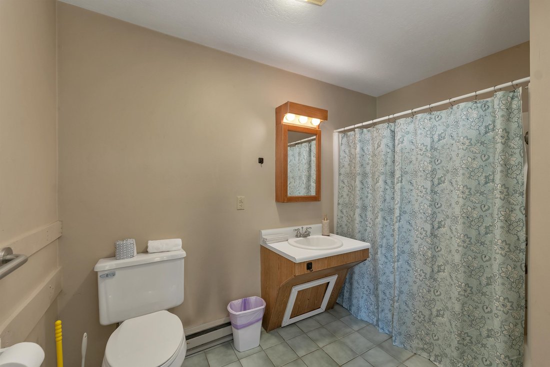 Condo in Gilford, New Hampshire, United States 3 - 18149850