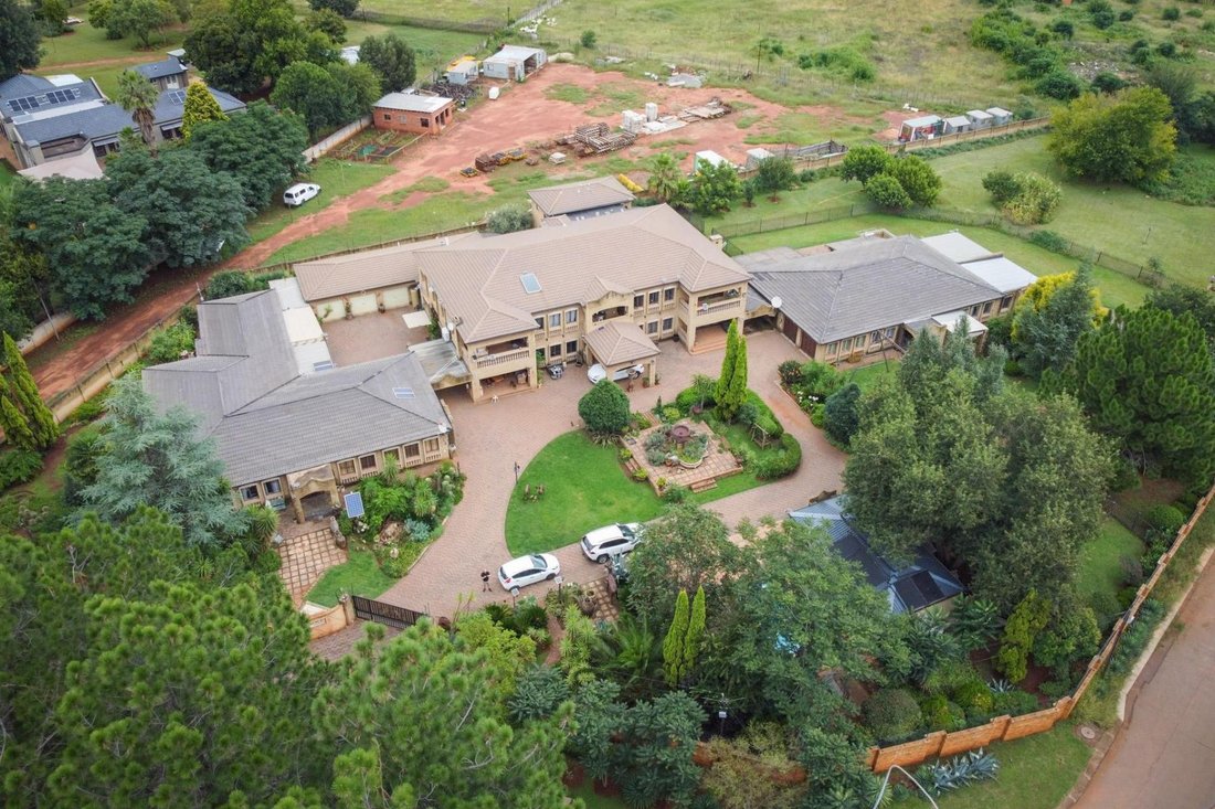 House in Rooihuiskraal North, Gauteng, South Africa 1 - 18150374