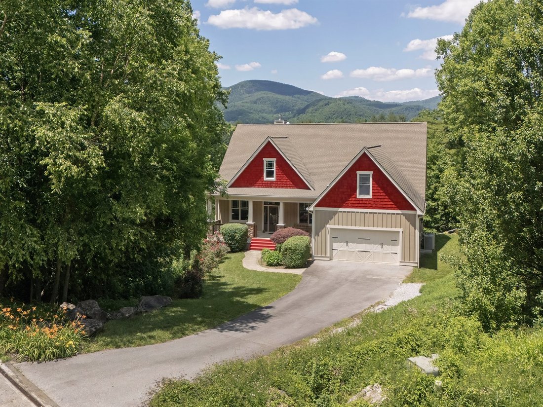 House in Hendersonville, North Carolina, United States 1 - 18151162