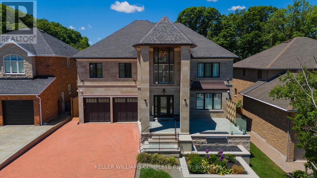 House in Hamilton, Ontario, Canada 1 - 18149824