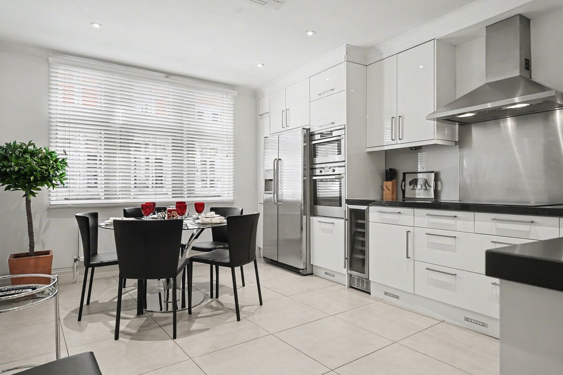 Apartment in Knightsbridge, Kensington And Chelsea, England 4 - 18150424