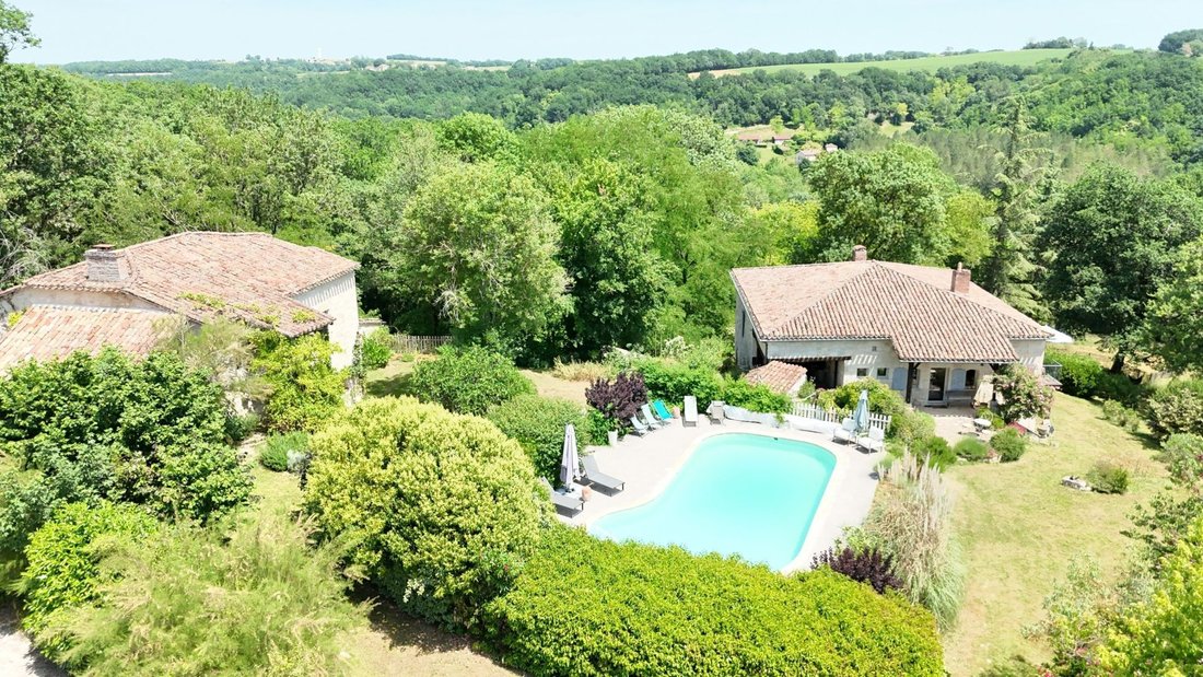 Estate in Puymirol, Nouvelle-Aquitaine, France 1 - 16276780