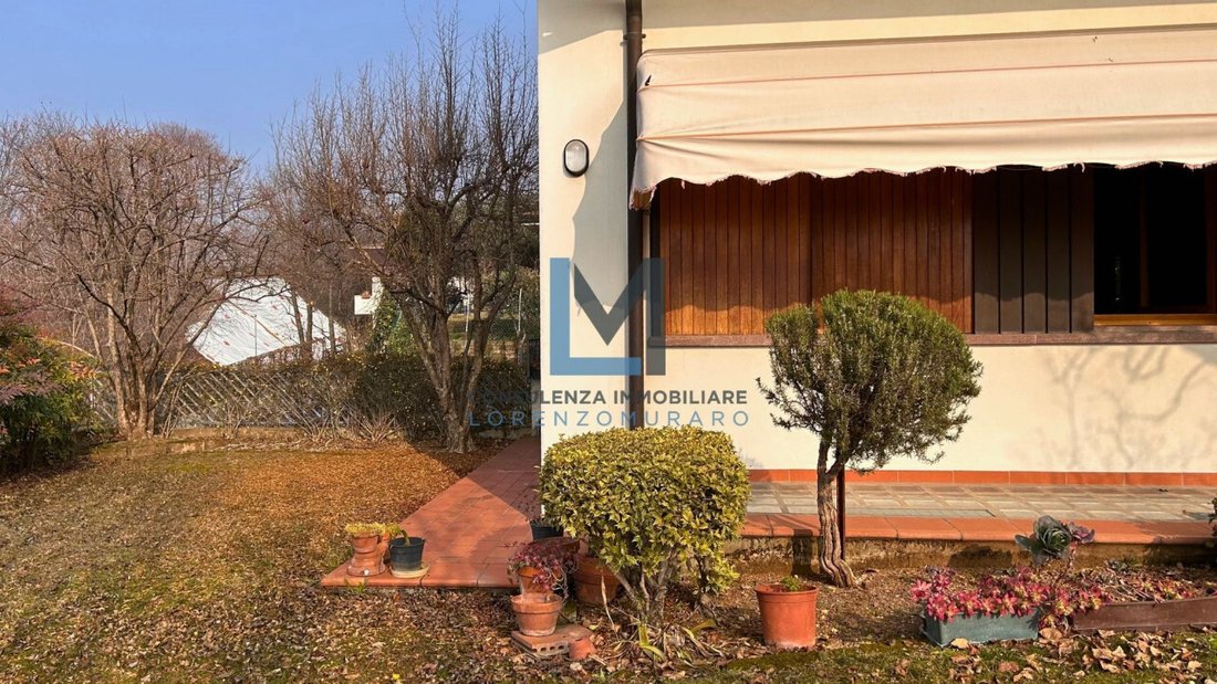 Villa in Montebelluna, Veneto, Italy 3 - 18150823