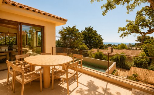 Villa in Frejus, Provence-Alpes-Côte d'Azur, France 1
