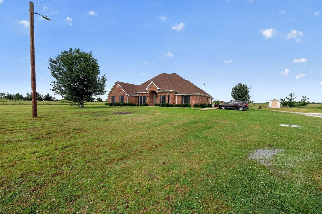 House in Paris, Texas, United States 1 - 18148265