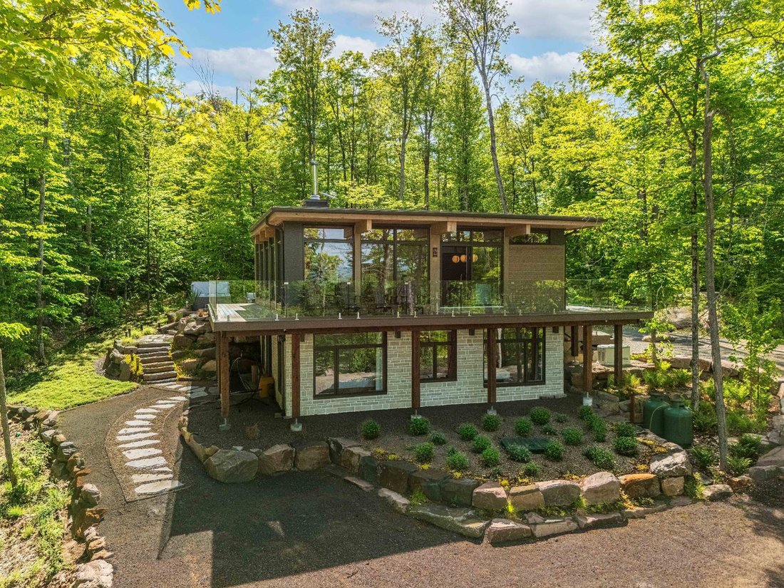 House in La Conception, Quebec, Canada 1 - 18150019
