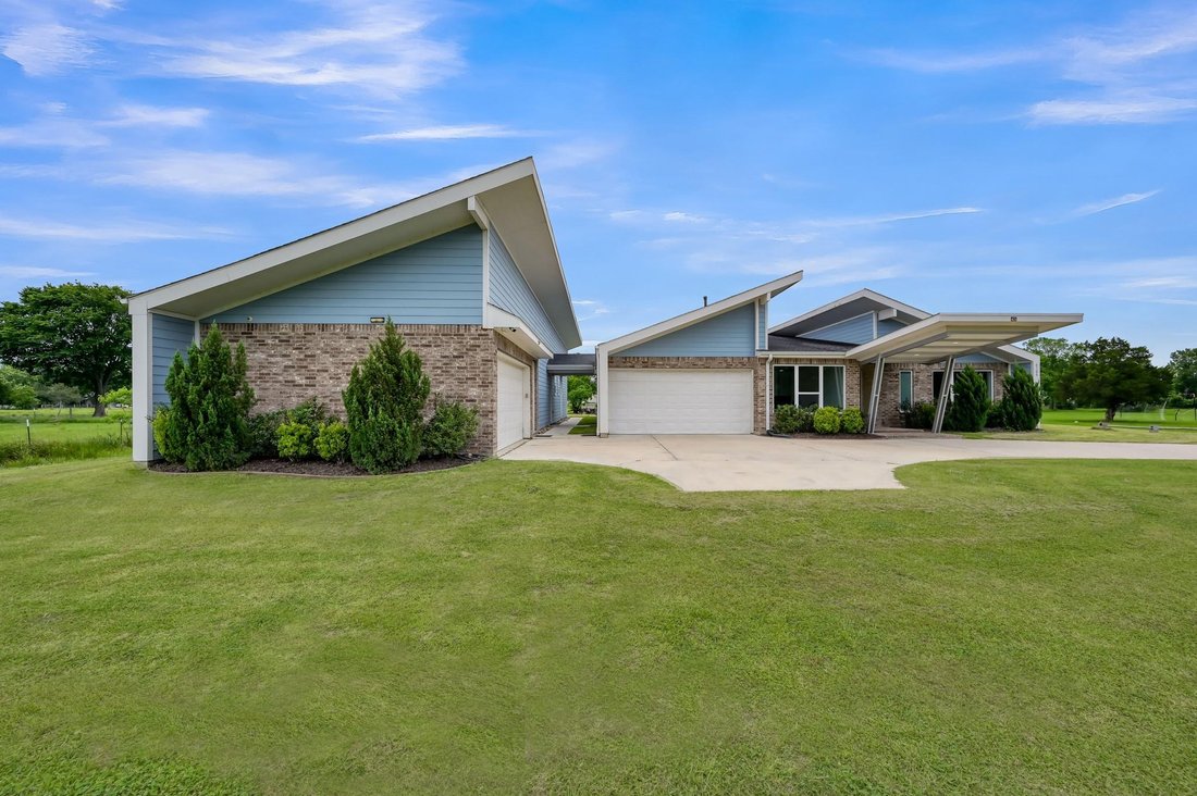 House in Fulshear, Texas, United States 3 - 17876713