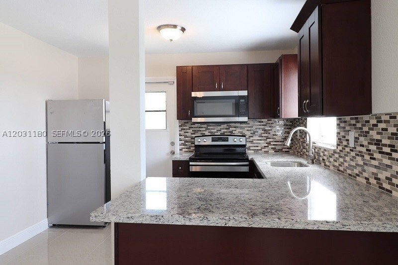 House in Plantation, Florida, United States 3 - 18148918