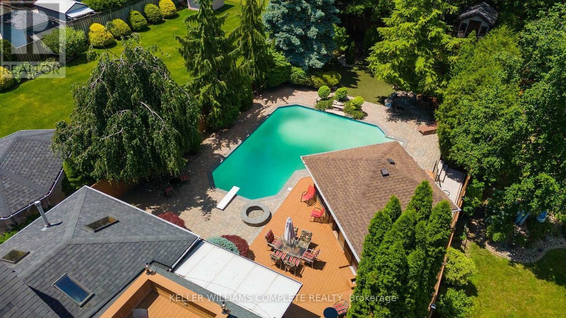 House in Hamilton, Ontario, Canada 3 - 18149824