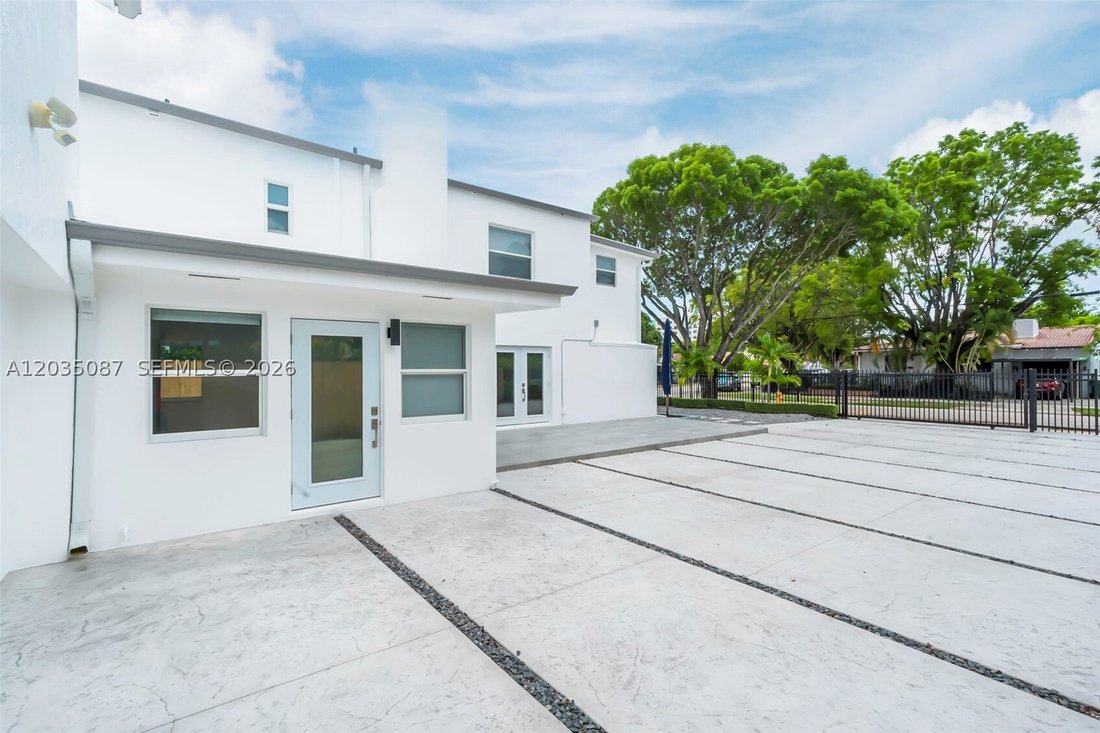 Miami, Florida, United States 2 - 18148894