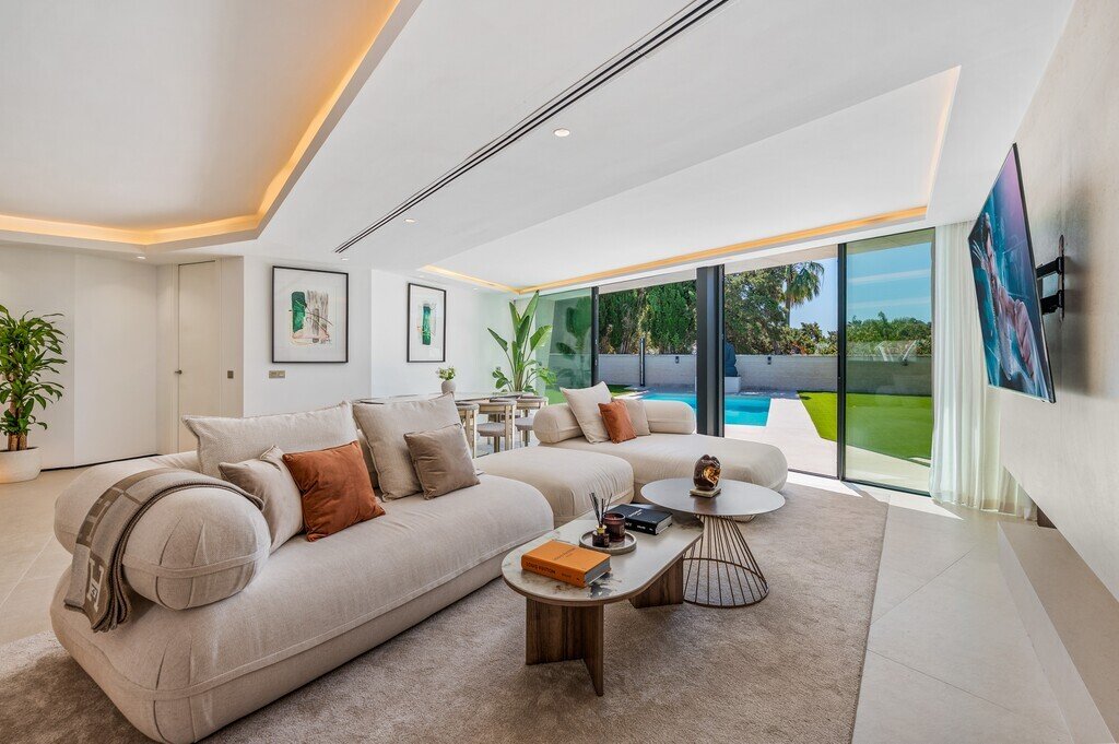 Villa in Elviria-Cabopino, Marbella, Spain 2 - 18150278