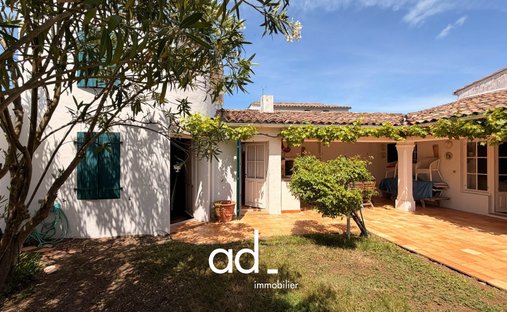 House in Loix, Nouvelle-Aquitaine, France 1