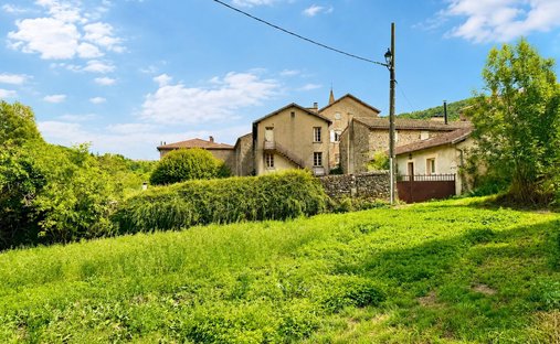 House in Saint-Prix, Auvergne-Rhône-Alpes, France 1