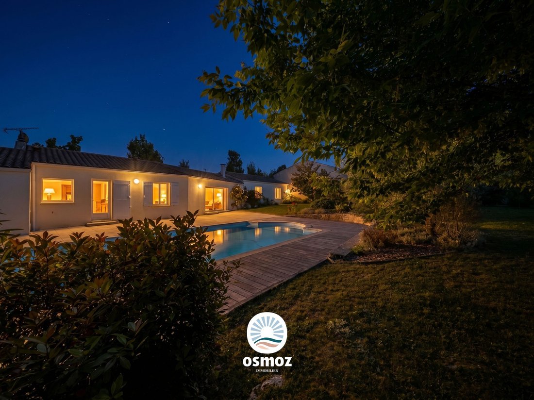 Villa in Bourg, Lagord, France 3 - 16089681