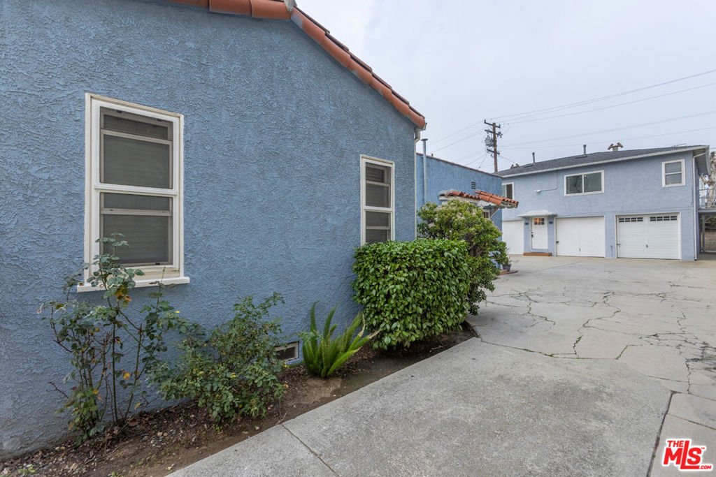 Inglewood, California, United States 3 - 18152212
