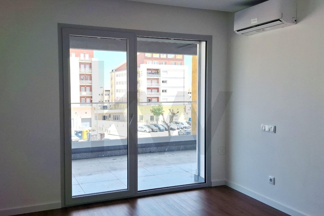 Apartment in Camarate, Unhos e Apelacao, Lisbon, Portugal 3 - 18151950