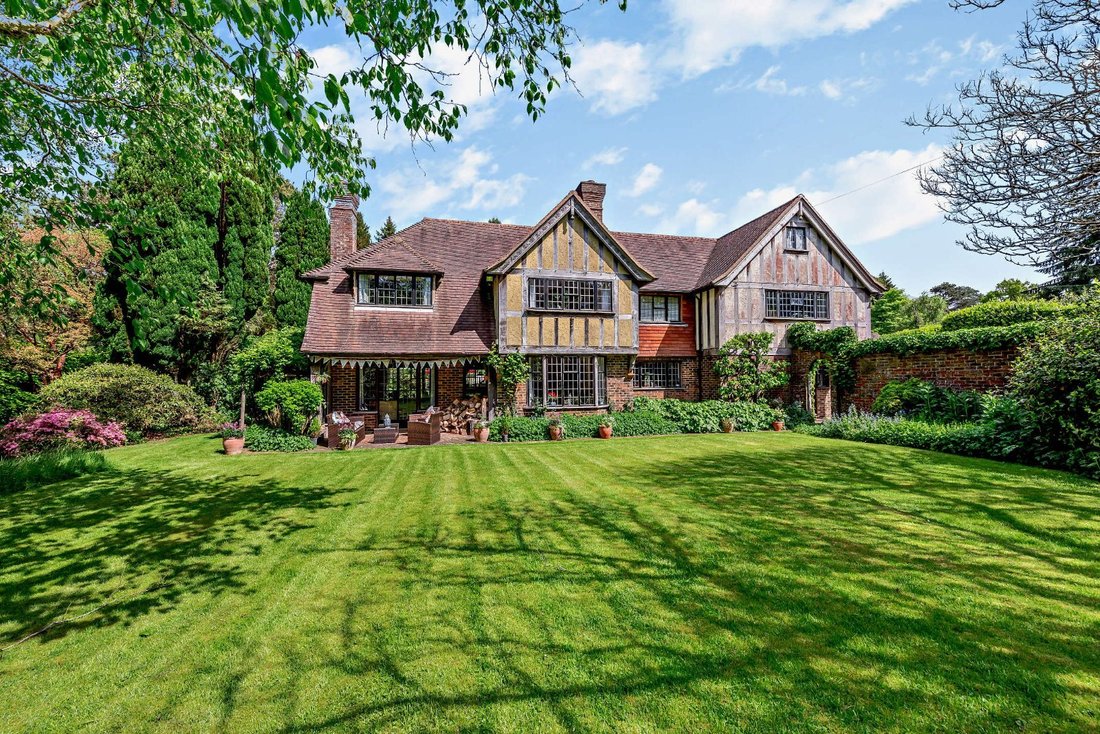 House in Hindhead, Grayshott, England 1 - 17546517