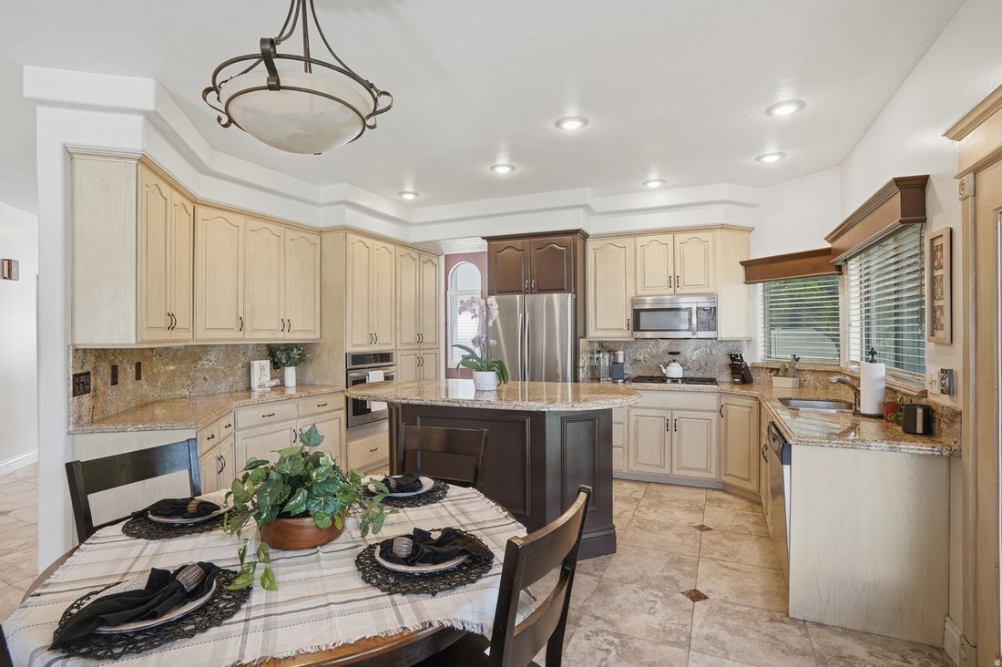 House in Sandy, Utah, United States 4 - 18152101