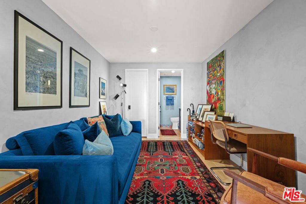 Condo in Beverly Hills, California, United States 5 - 18152210