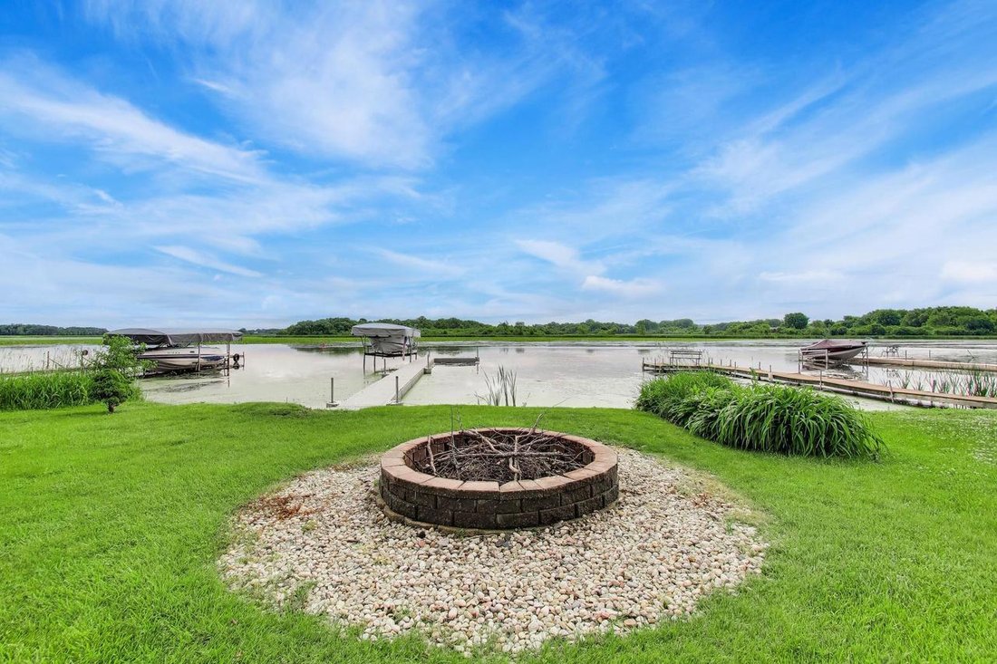 House in Delavan, Wisconsin, United States 4 - 18152115