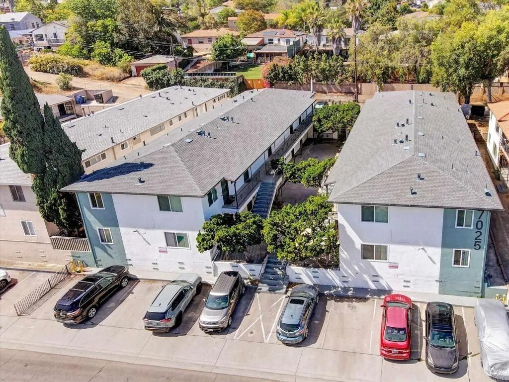 La Mesa, California, United States 4 - 18151860