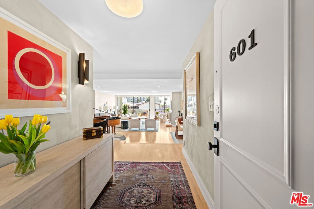 Condo in Beverly Hills, California, United States 3 - 18152210