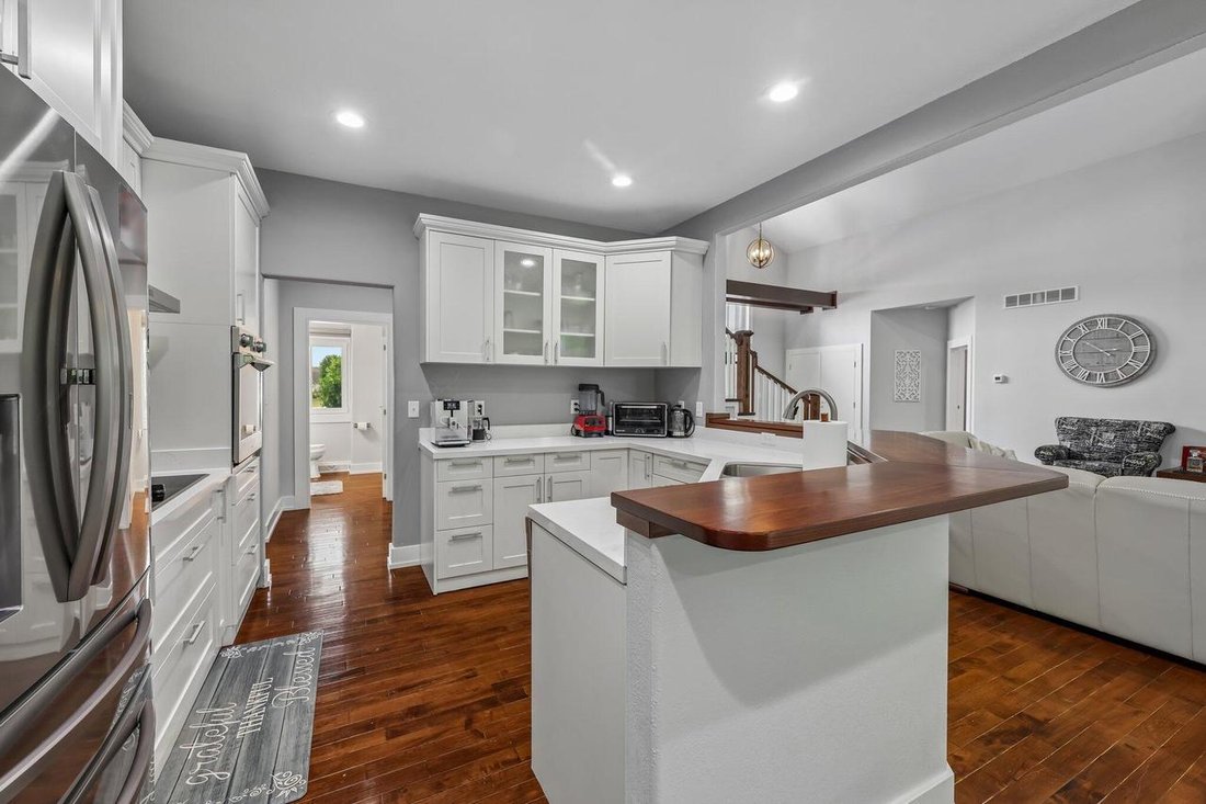 House in Muskego, Wisconsin, United States 4 - 18152117