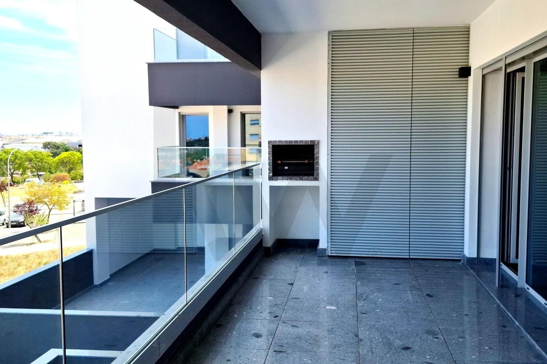 Apartment in Camarate, Unhos e Apelacao, Lisbon, Portugal 1 - 18151950