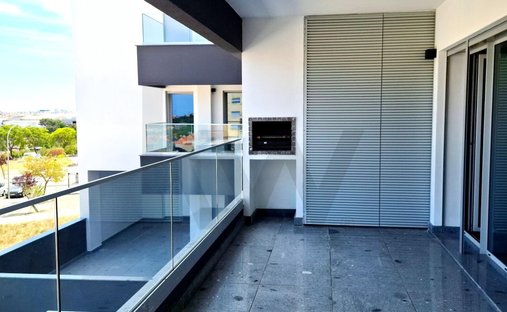 Apartment in Camarate, Unhos e Apelacao, Lisbon, Portugal 1