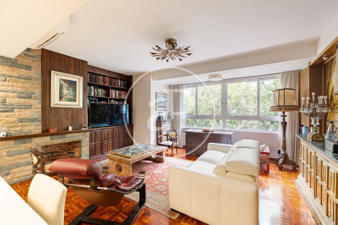Apartment in Sarrià-Sant Gervasi, Barcelona, Spain 1 - 18152086