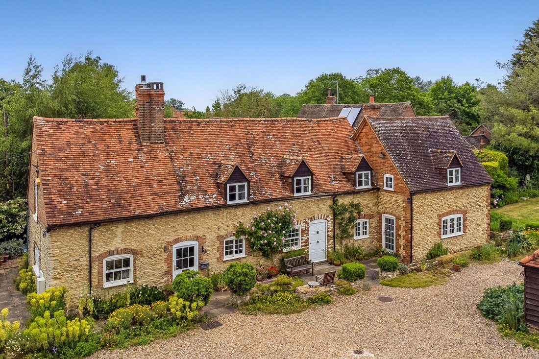 House in Towersey, England 1 - 18144918