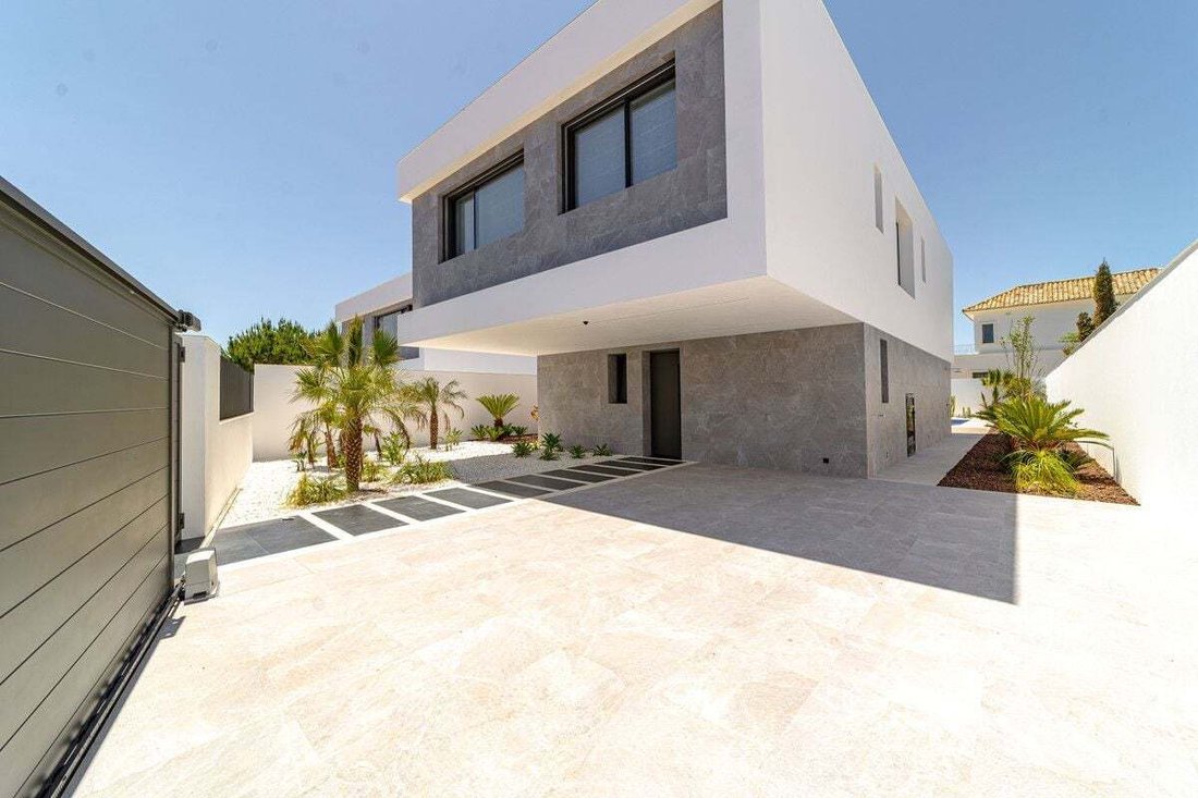 Villa in San Pedro de Alcantara, Andalusia, Spain 4 - 15525836